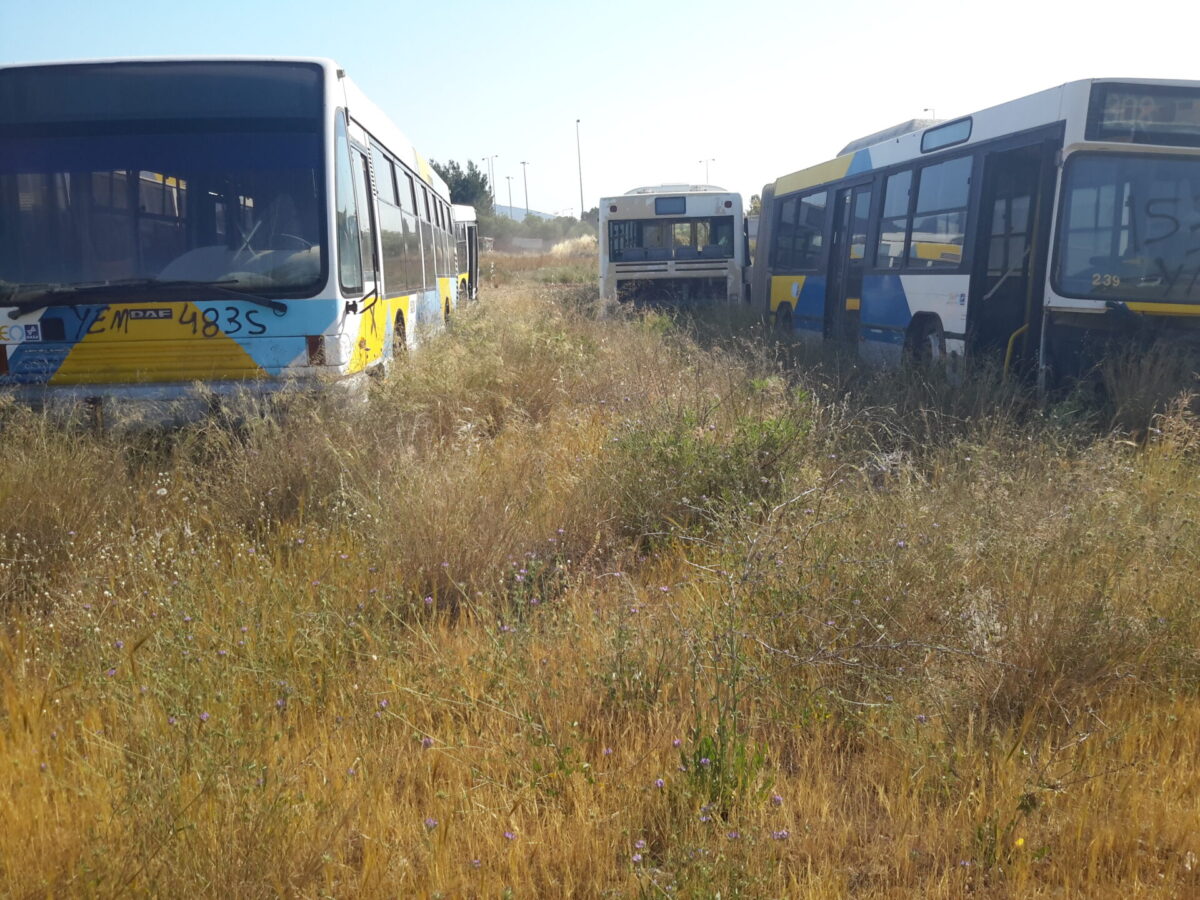 Στο «σφυρί» 225 παροπλισμένα λεωφορεία της ΟΣΥ - Moved.gr
